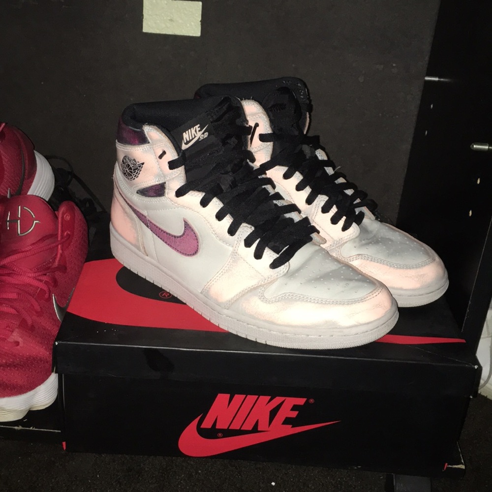 Jordan 1 high defiant nyc to Paris need money